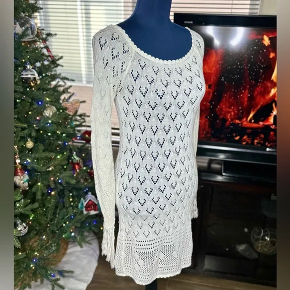 EUC Spell & the Gypsy Collective White Leila off the Shoulder Mini Dress - Picture 8 of 17
